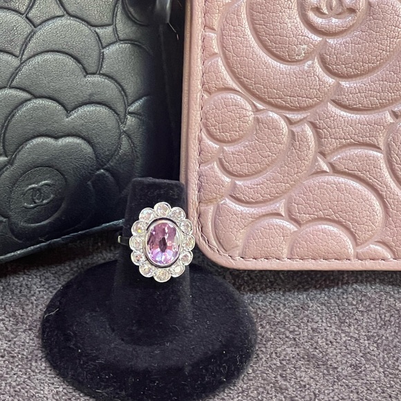 Antique Pinkish-Purple Natural Sapphire Ring with European cut diamonds - Picture 6 of 8